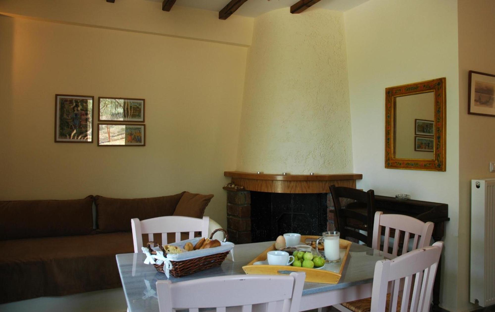 Gera'S Olive Grove - Elaionas Lesvou Hotel Marmaro  Exterior photo