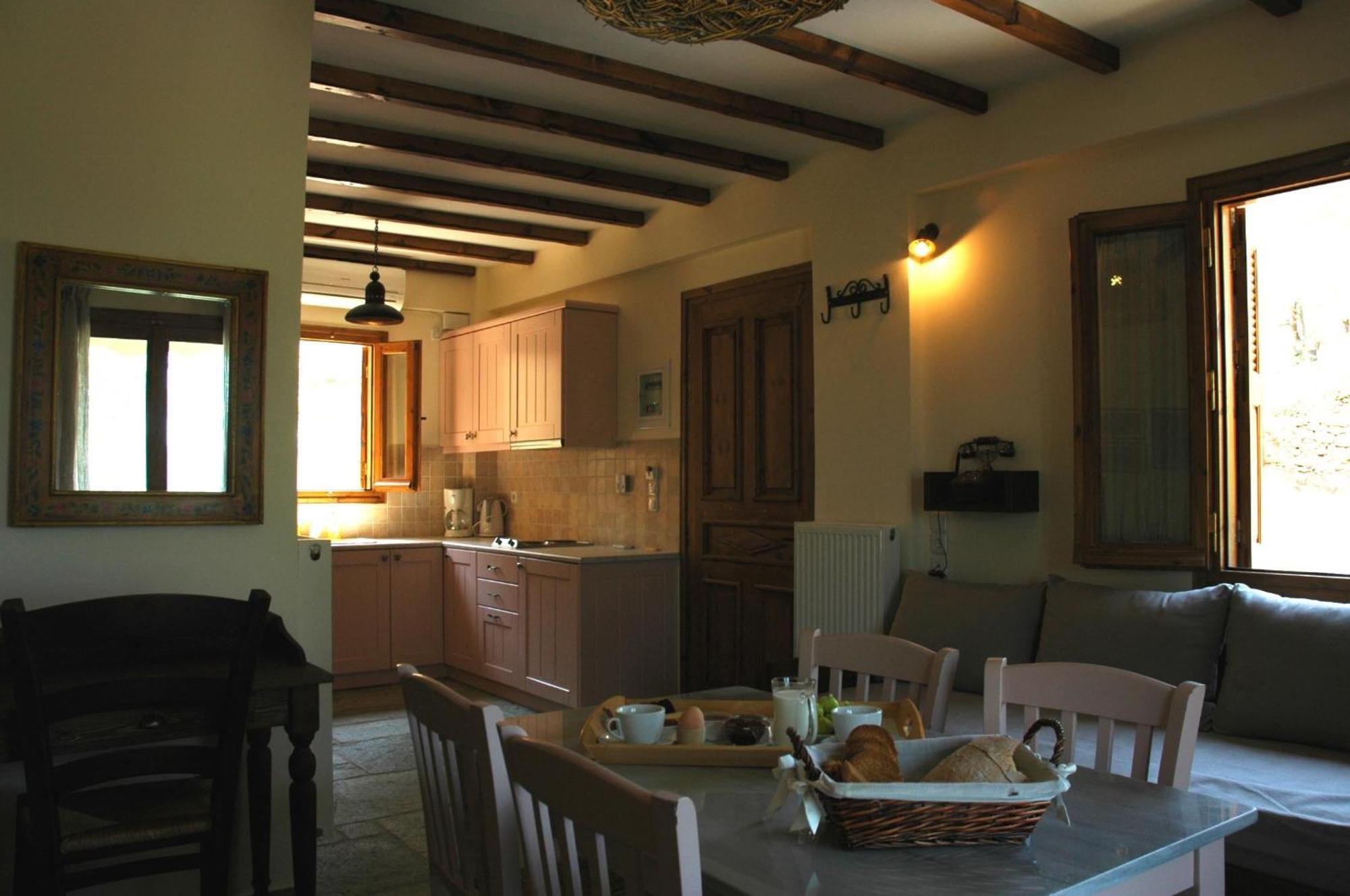 Gera'S Olive Grove - Elaionas Lesvou Hotel Marmaro  Exterior photo